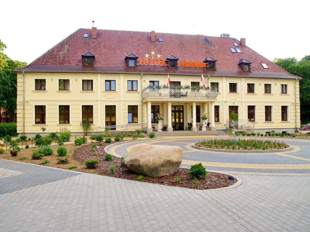 Hotel Swietoborzec Łobez Extérieur photo